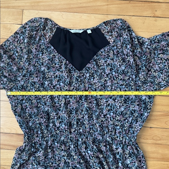 Reitmans Black Floral V Neck Midi Dress - Picture 4 of 6